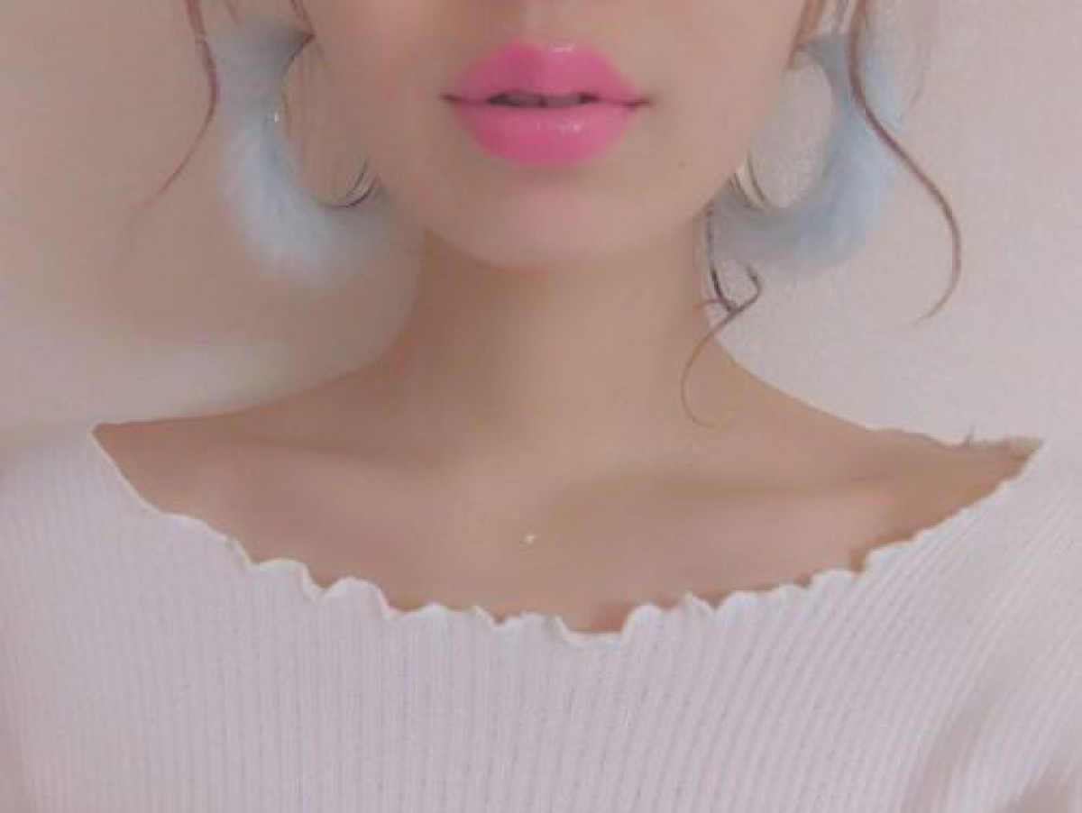 キス直前のリップメイク問題どうしてる 彼に口紅をつけないための4つのidea コスメニュース びぃらぼ