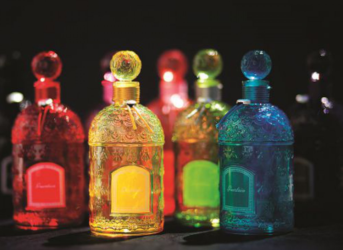 ゲランの色鮮やかな香水「カラー ビーボトル」が日本上陸、ギンザ シックス限定で発売