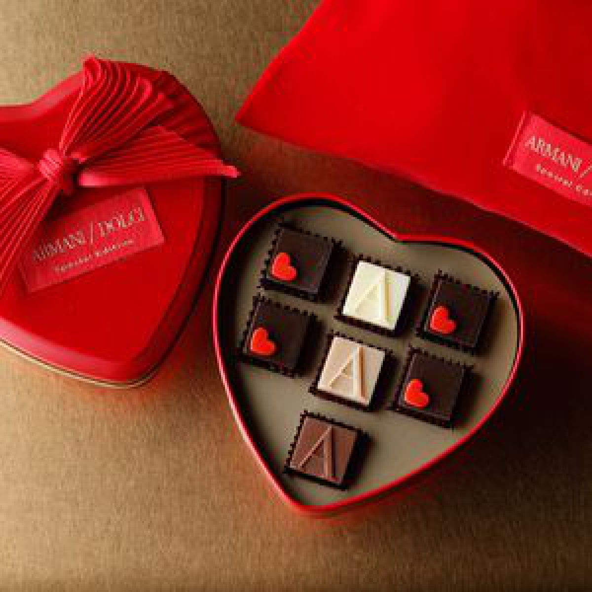 「アルマーニ / ドルチ」がバレンタインシーズン限定チョコレート発売
