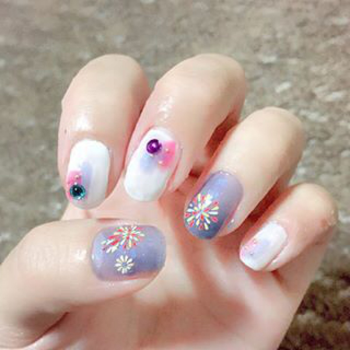 ○○の日、今年は指先から彩りましょ♡季節のイベント別セルフネイルデザイン集