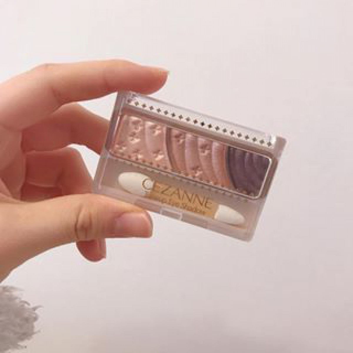 全部おなじに見えてない?〈プチプラ〉人気ブラウンアイシャドウをとことん比較