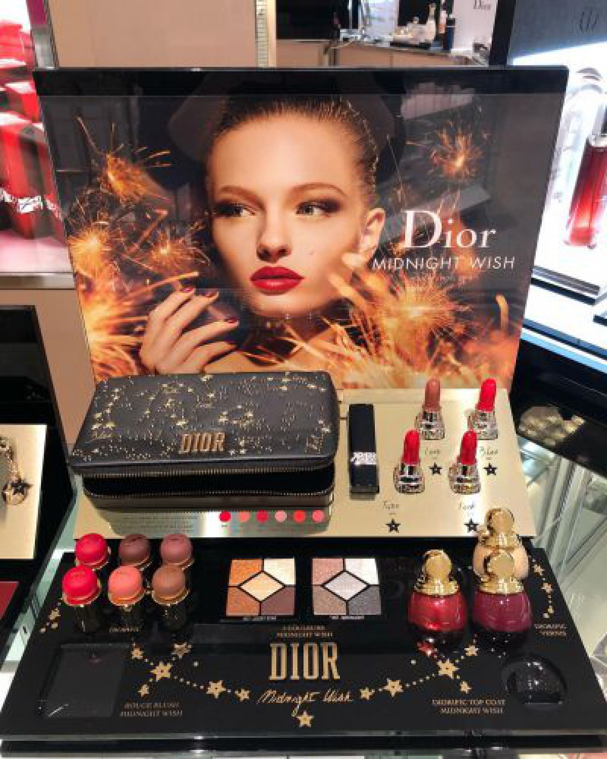 【クリスマスコフレ2018】散りばめられた星に願いを込めて…Dior(ディオール)のクリスマス限定コスメ情報 | コスメニュース『びぃらぼ』