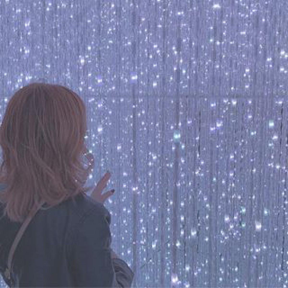 トレンドの場所には負けないっ!指先インスタ映えを叶える煌めきMAXネイル集♡