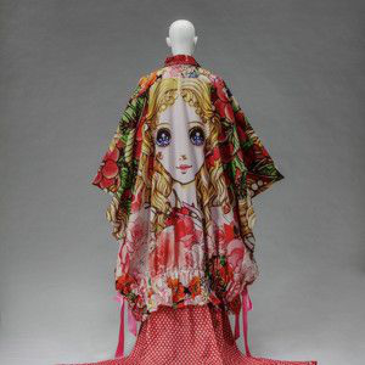 シャネルからコム デ ギャルソンやヨウジヤマモトまで約90点を展示、「ドレス・コード？」展が京都と熊本で開催
