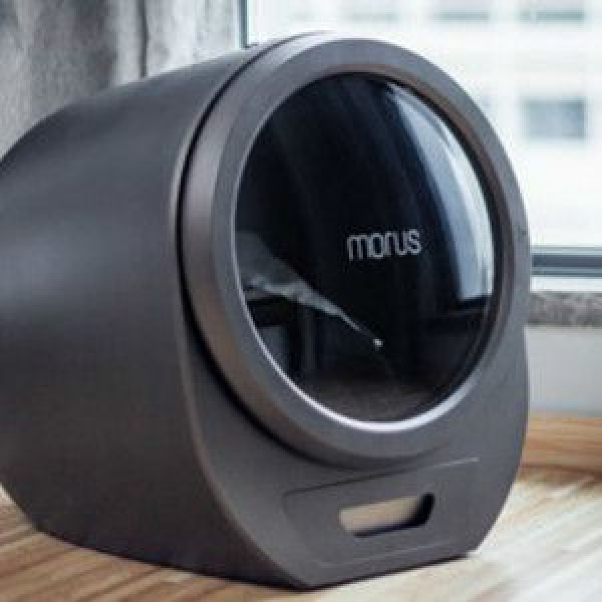 部屋の隅に置けるコンパクトな乾燥機「Morus Zero」発売