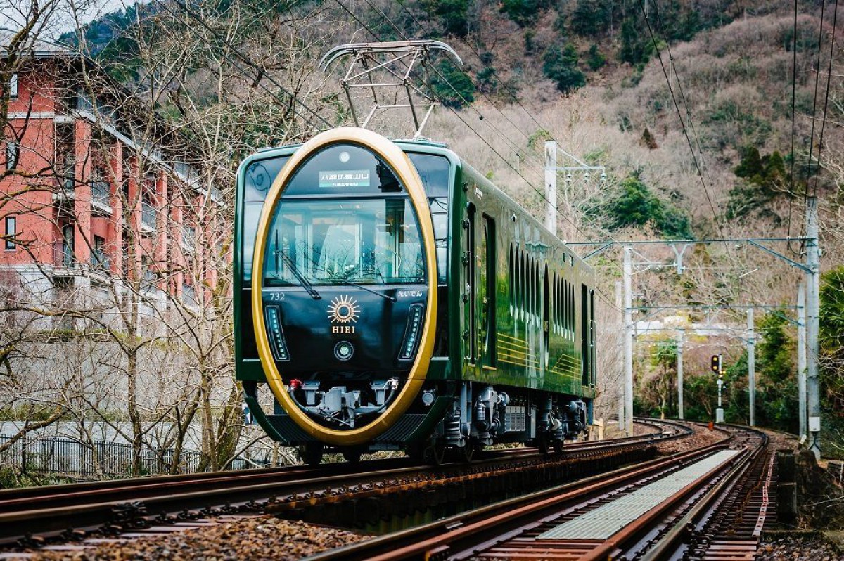 洛北を行く列車でおいしいショートトリップ　京都の奥深さを味わう食事とティータイム（オーヴォ）