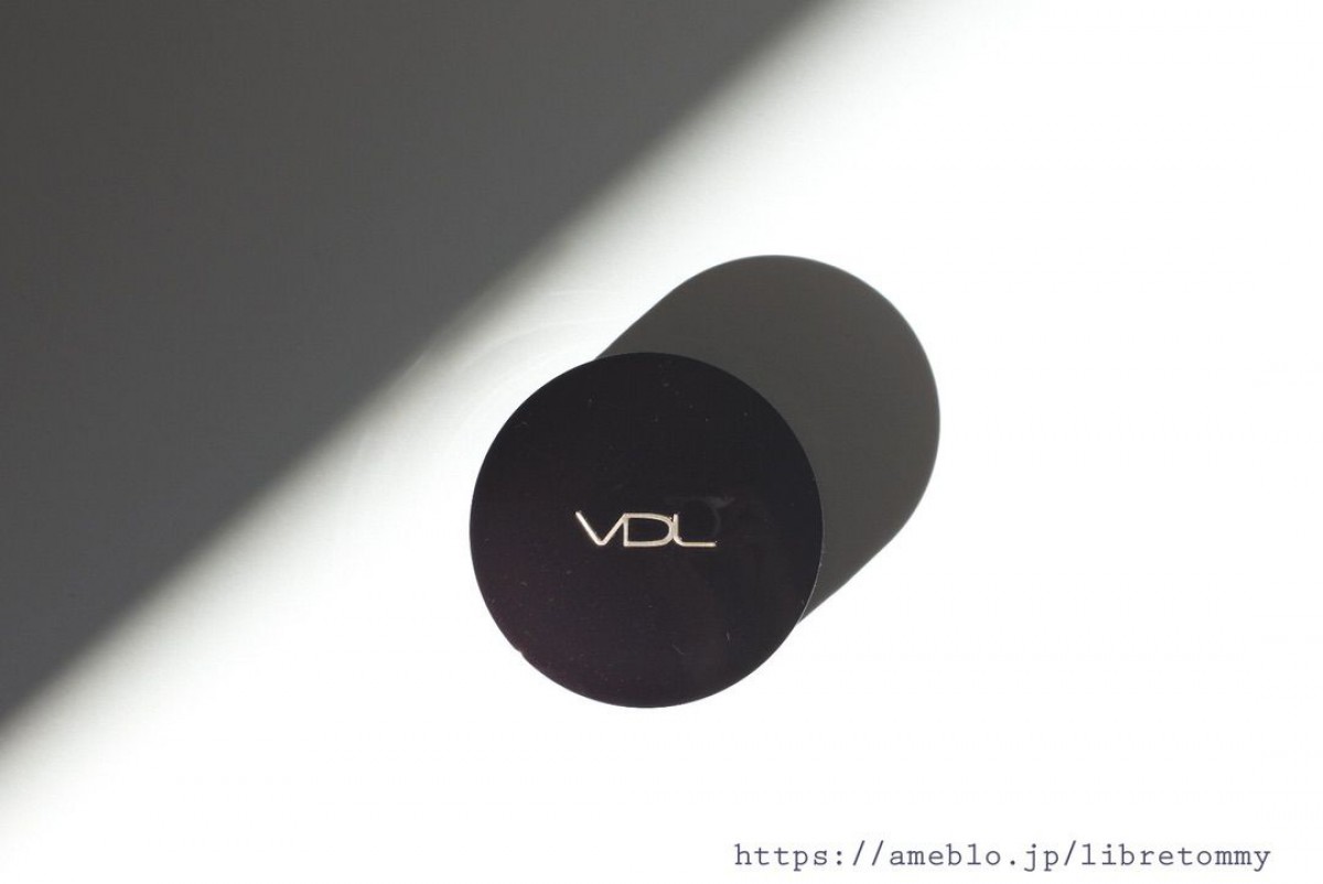 韓国コスメ VDL(ヴィ・ディー・エル) クッションファンデ セミマットで衛生的なパケが魅力的