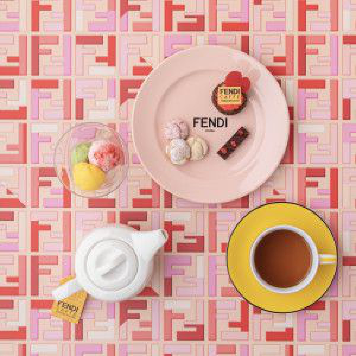 「FENDI CAFFE」バレンタインシーズン限定メニュー、いちごを使ったケーキセット発売