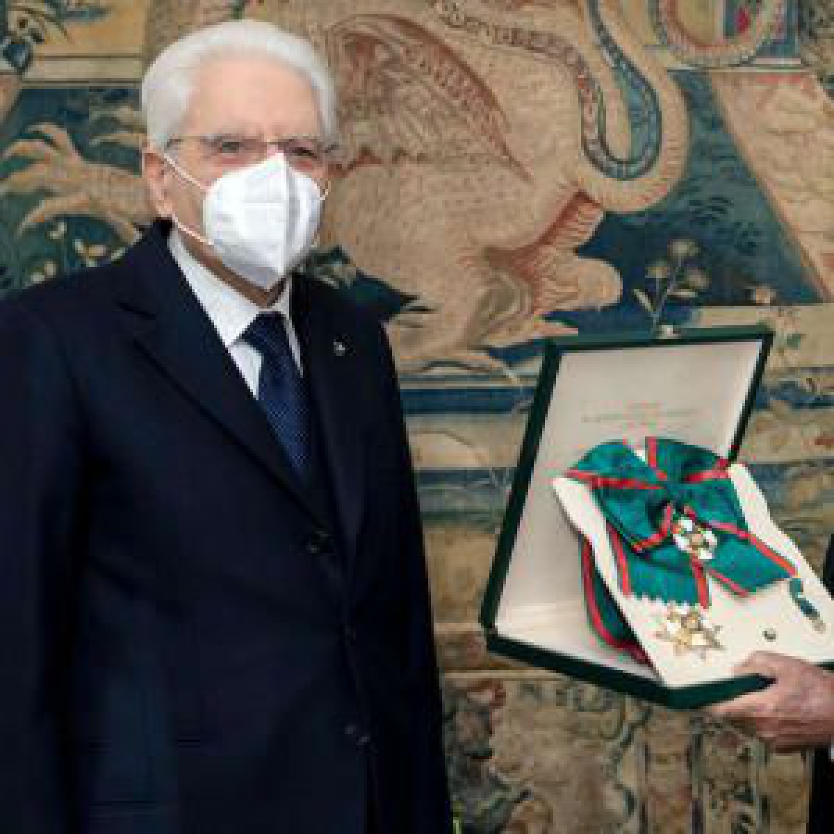 ジョルジオ・アルマーニがイタリア共和国功労勲章最高位を受勲