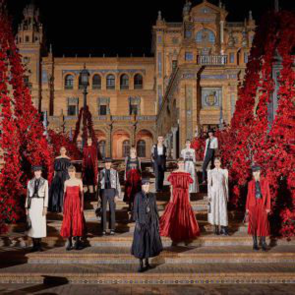 スペイン広場に40人のダンサーが集結　フラメンコを取り入れた「ディオール」2023年クルーズコレクション